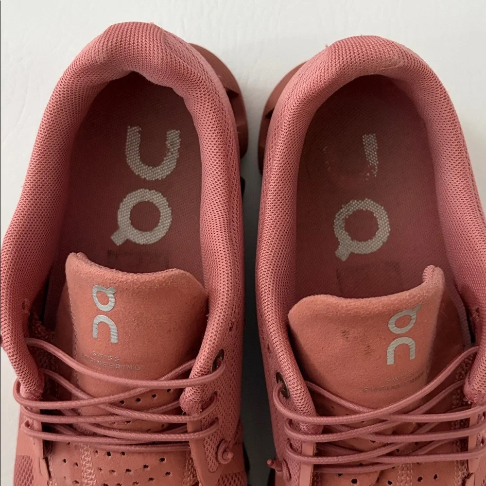 On Cloud 5 Women’s Running Shoes Sneakers Monochrome Rose Speed Laces size 9 - Picture 7 of 15